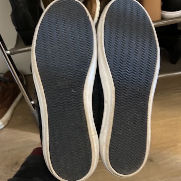 Lacoste shoes - Picture 2 of 5